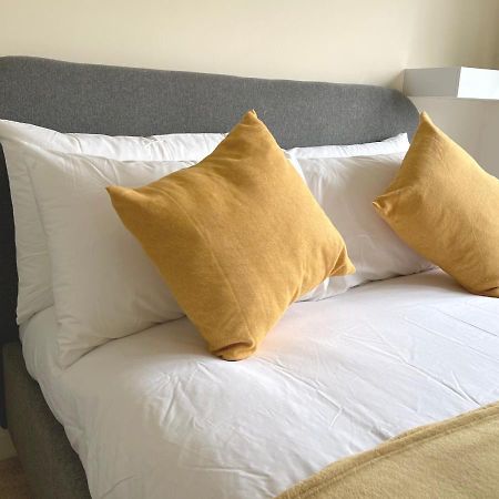 Ashford Holiday Home Sleeps 6 Free Parking Wifi Willesborough Bagian luar foto