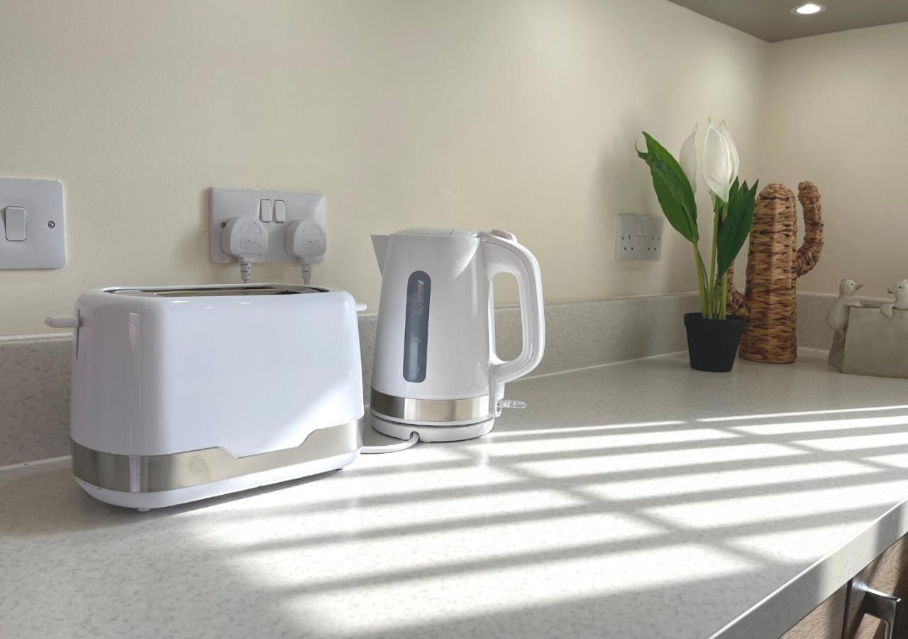 Ashford Holiday Home Sleeps 6 Free Parking Wifi Willesborough Bagian luar foto