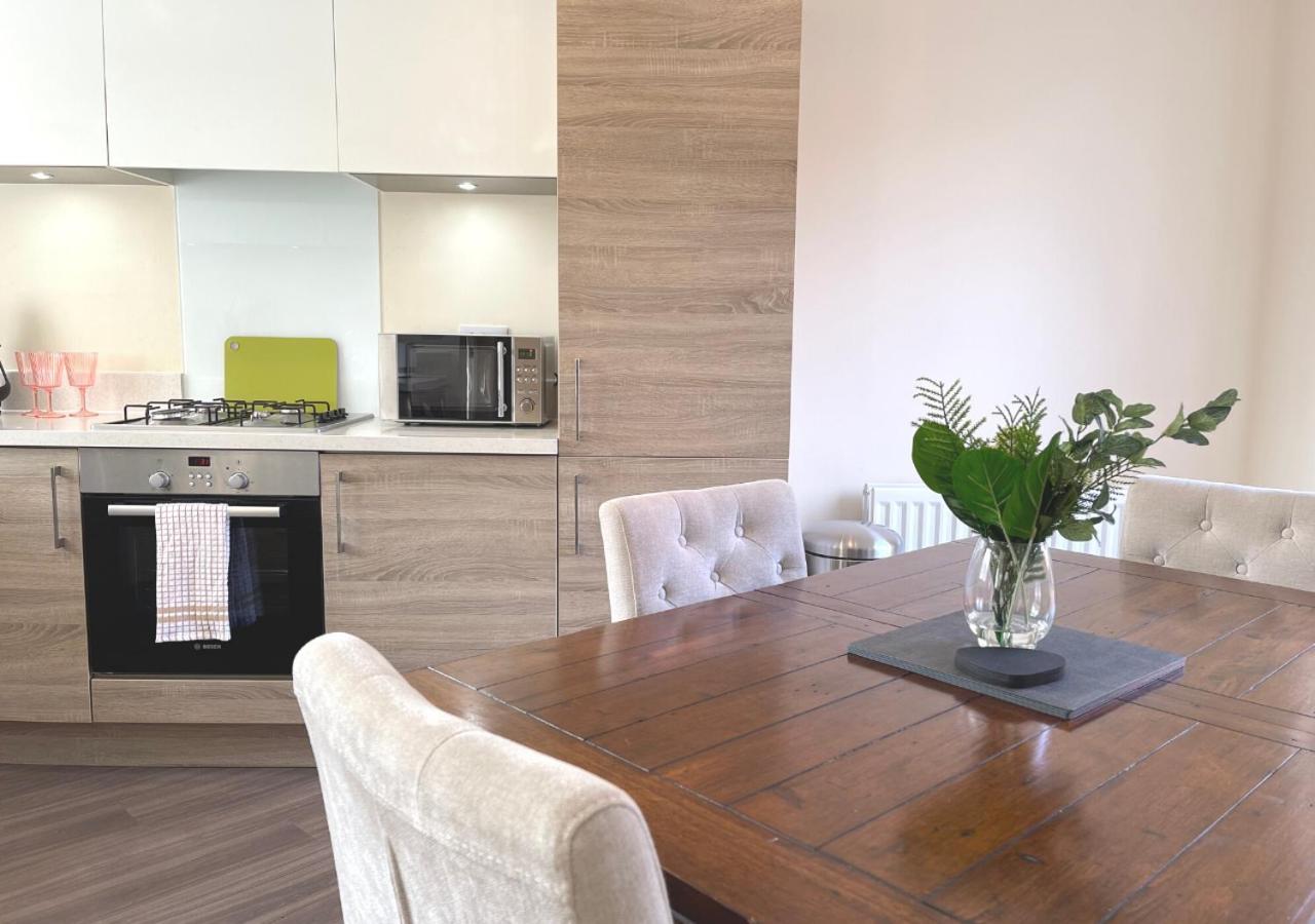 Ashford Holiday Home Sleeps 6 Free Parking Wifi Willesborough Bagian luar foto