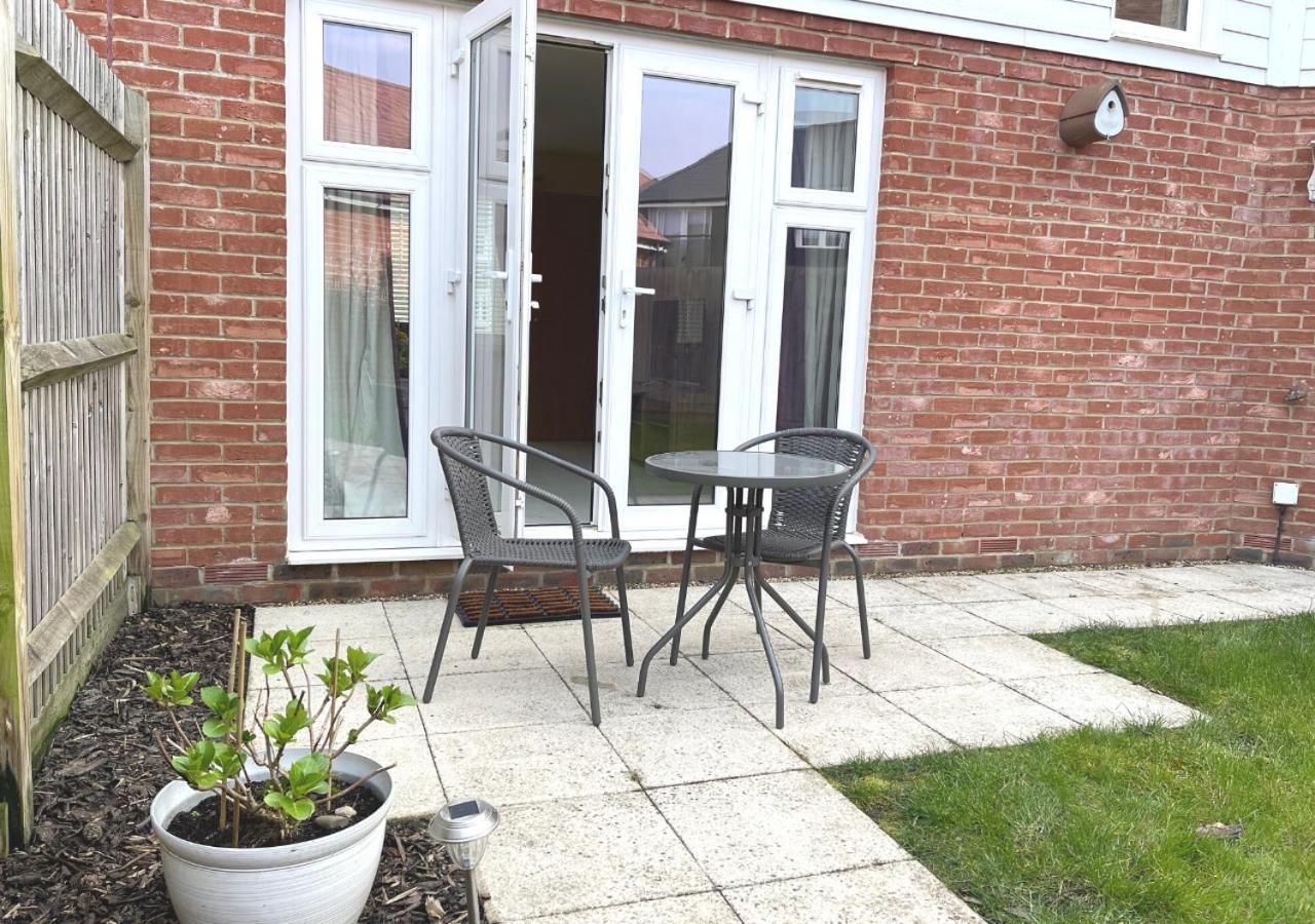 Ashford Holiday Home Sleeps 6 Free Parking Wifi Willesborough Bagian luar foto