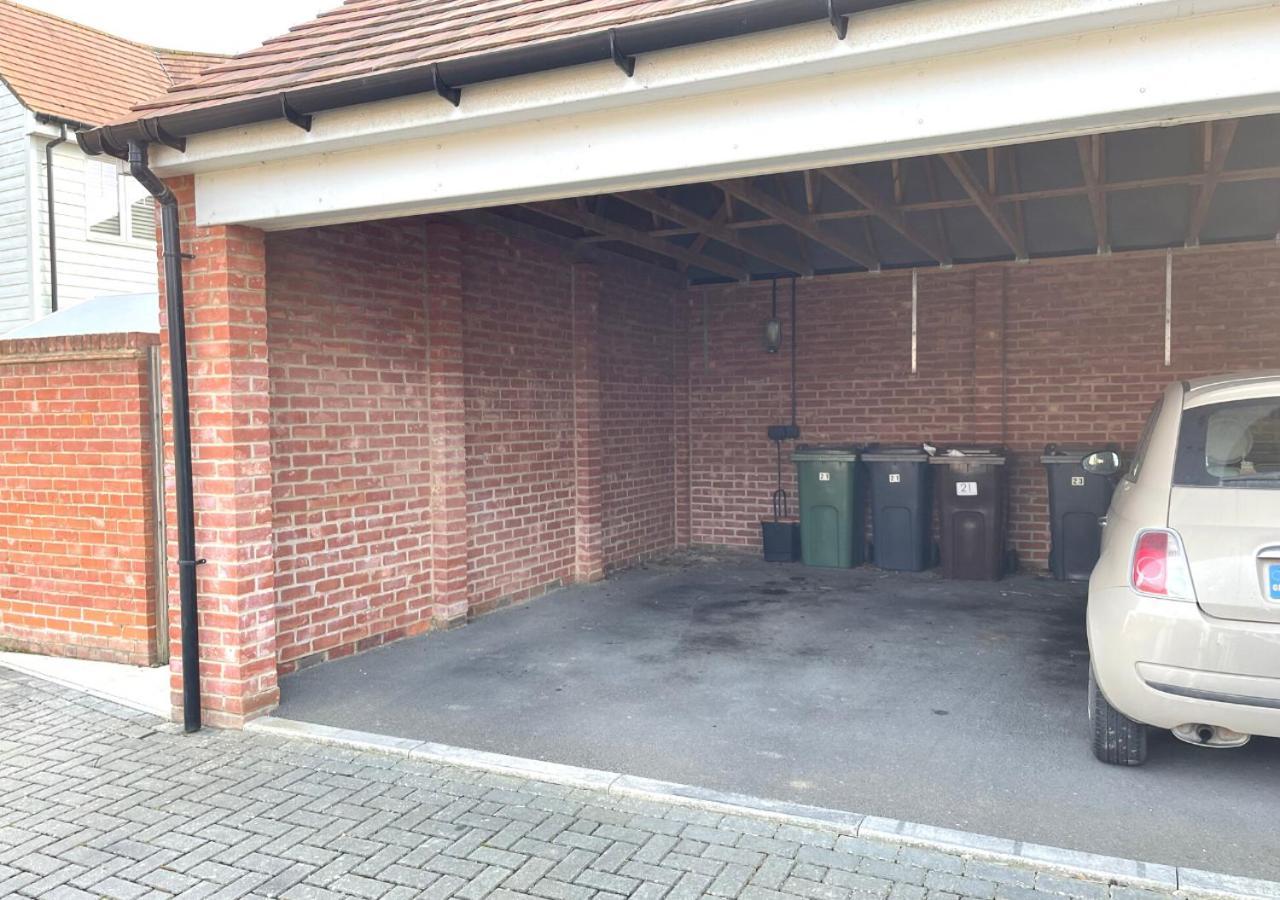 Ashford Holiday Home Sleeps 6 Free Parking Wifi Willesborough Bagian luar foto