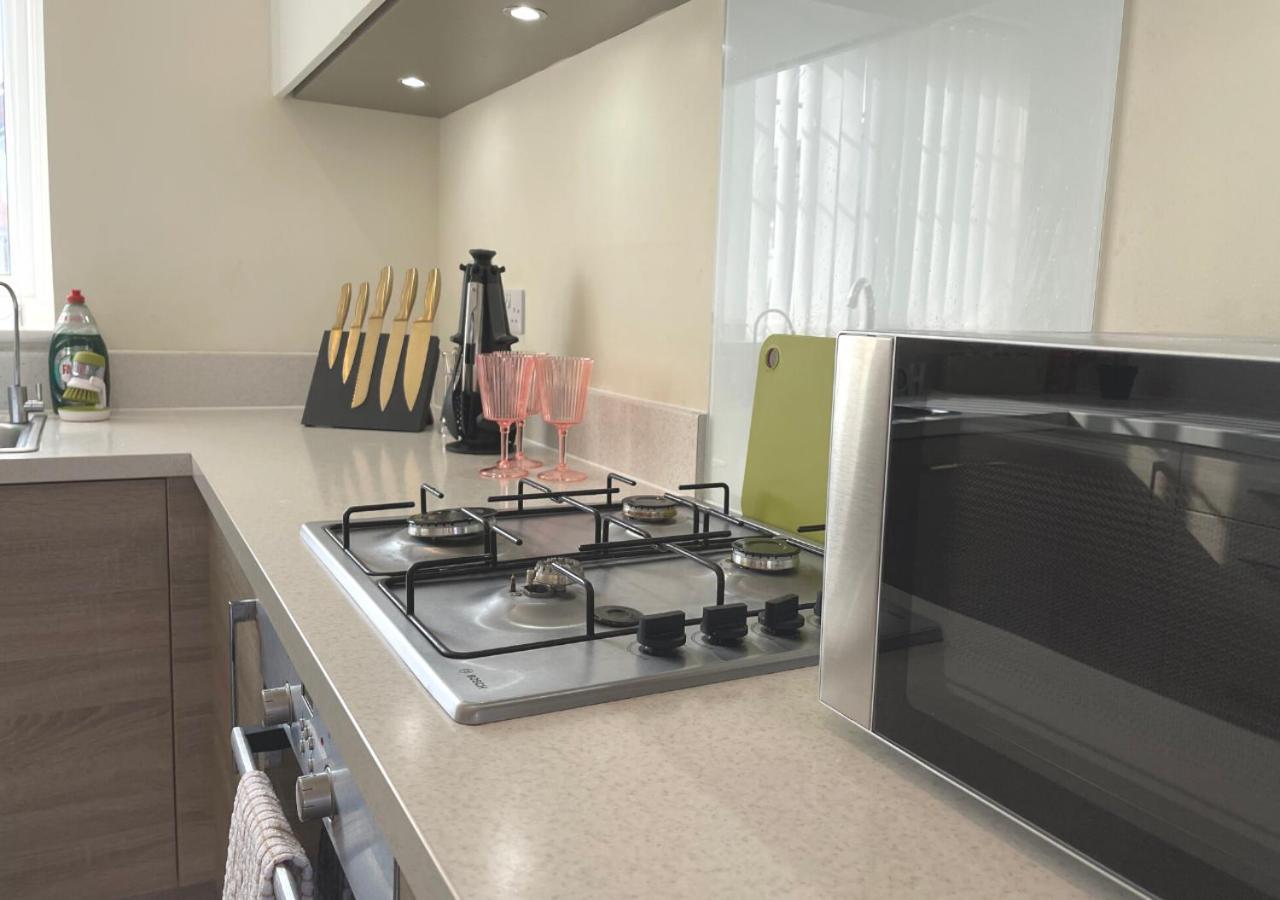 Ashford Holiday Home Sleeps 6 Free Parking Wifi Willesborough Bagian luar foto