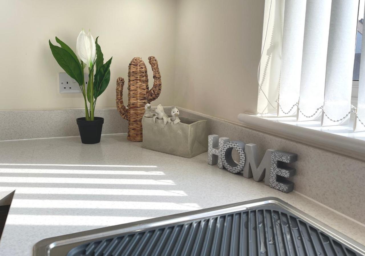 Ashford Holiday Home Sleeps 6 Free Parking Wifi Willesborough Bagian luar foto
