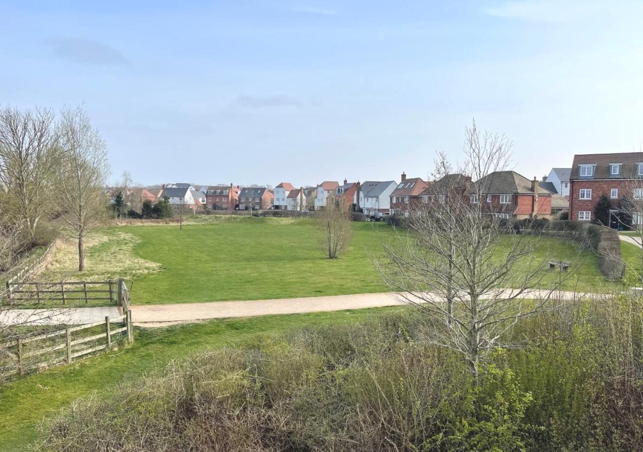 Ashford Holiday Home Sleeps 6 Free Parking Wifi Willesborough Bagian luar foto